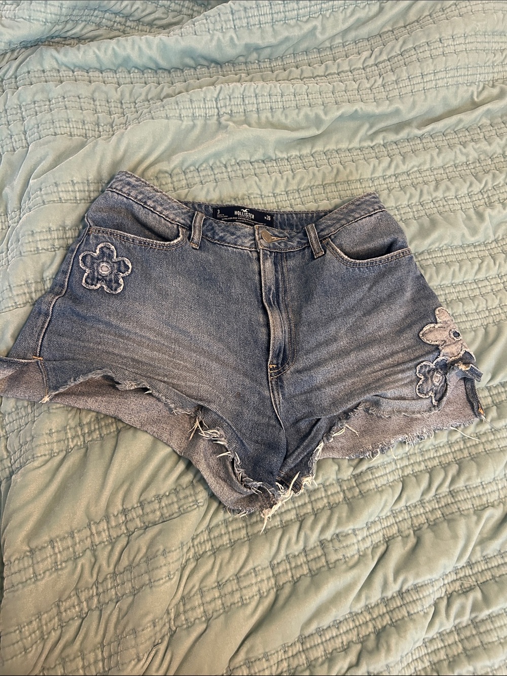 Hollister Denim Floral Appliqué High-Waist Women’s Shorts - Blue